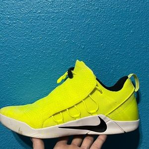 Kobe AD NXT (size 11)